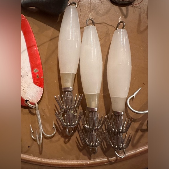 16 Plus Lot of Deep Sea Fishing Lure Lot - Picture 3 of 7